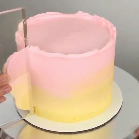 Ombre Cake Frosting, Ombre Cake Decorating, Sunset Cake, Instagram Do, Sunset Ombre, British Girl, Watercolor Cake, Ombre Cake, Cake Decorating Frosting