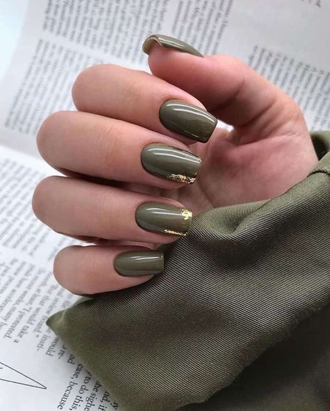 Nails 2023 Green, Fall Nails 2023, Olive Nails, Gold Nail Designs, Dot Nail Art, Green Nail Designs, Modern Nails, Green Nail, Nails 2023