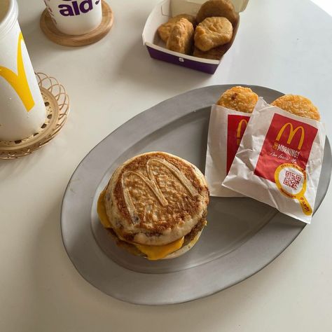 Mcdonalds Breakfast, Food Clipart, Think Food, Snap Food, Food Obsession, Pretty Food, Food Cravings, I Love Food, Cute Food