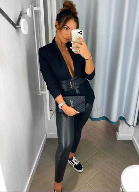 Night Out Outfit Trainers, Day Drinks Outfit Autumn, Dressy Vans Outfit, All Black Outfits For Women Date Night, Vans Night Out Outfit, Day Drink Outfit Winter, All Black Casual Outfit With Sneakers, Evening Causal Outfit, Casual Night Out Outfit Winter Street Style