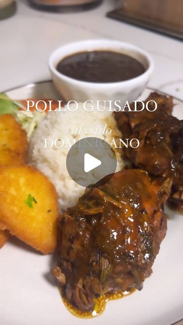 Cooking. Eating. Living. | Jennifer Patrone on Instagram: "ABRE para receta completa del pollo guisado perfecto 😋  Les hacía falta ver su comidita Dominicana?   Hola mi gente! A petición popular les comparto este pollo guisado (que en realidad son muslos guisados porque el carnicero no tenia pollo entero y tenía deseo de comerme mi pollito) al estilo Dominicano. También en el video especifico como caramelizar la carne al caldero para que quede con color y sin agregar salsa de tomate. Siga leyendo para ver como lo hice:  Ingredientes  Pollo, las piezas que deseé Orégano Ajo Sazón Dominicano Sopita Sazonador Accent Adobo @goyafoods Salsa China Salsa inglesa Cebolla roja Cilantro Ají Vino rojo de cocinar  Lave su pollo con sal, vinagre, limon y abundante agua. Sozóna con oregano, ajo, sazón, Pollo Guisado Dominicano, Schezwan Chicken, Schezwan Sauce, Rican Food, Puerto Rican Recipes, Pepper Powder, Garlic Paste, Frying Oil, White Pepper