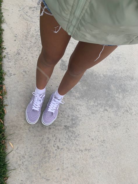 Purple Vans Outfit Ideas, Purple Vans Outfit, High Top Purple Vans, Vans Outfit Ideas, Trendy Purple Vans Sneakers, Purple Vans, Purple Outfit, Vans Outfit, Purple Outfits