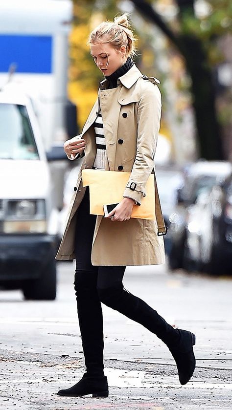 Karlie Kloss wears a tan button trench coat, striped sweater, black skinny jeans, and Stuart Weitzman over-the-knee boots Trent Coat, Karlie Kloss Style, Trench Coat Outfit, Style Casual Chic, Romee Strijd, Casual Chique, Karlie Kloss, Elsa Hosk, Zara Sweater