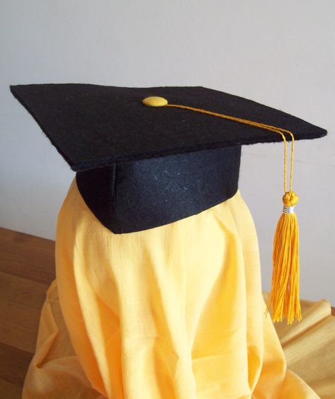 graduation cap + yellow tassel Tassel Ideas, Graduation Cap Tassel, Diy Graduation Cap, Diy Graduation, Graduation Cap Designs, Diy Tassel, Graduation Diy, Cap Designs, Short Dresses Casual