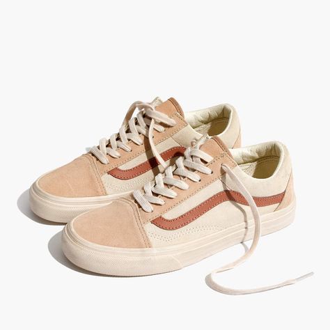 Madewell x Vans Unisex Old Skool Lace-Up Sneakers in Camel Colorblock #madewell #vans #tennisshoes #sneakers #blog #saltylashes #fashion #styl3 Niche Memes, Jenna Coleman, Shoe Inspo, Brown Sneakers, Suede Lace, Leather Shoes Woman, Look Vintage, 가을 패션, Looks Style