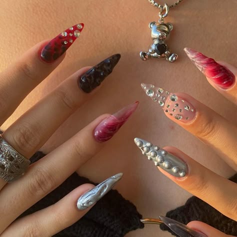 Long Artistic Nails, Alt Long Nails, Stiletto Nails Y2k, Nail Inspo Stiletto, Long Spiky Nails, Stilleto Nails Long Grunge, Retro Nails, Punk Nails, Nails Now