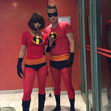 Costume: Elastigirl and Mr. Incredible Incredibles Costume Diy, Mr Incredible Costume, Pixar Costume, Incredible Costume, Incredibles Costume, Senior Week, Mrs Incredible, Disney Characters Costumes, Mr Incredible