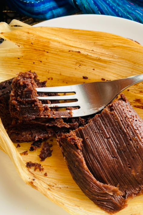 Chocolate Tamales Recipe, Sweet Tamales Recipe Mexico, Tamales Filling Ideas, Dessert Tamales Recipe, Chocolate Tamales, Dessert Tamales, Easy Tamales Recipe, Tamale Recipes, Masa Recipes