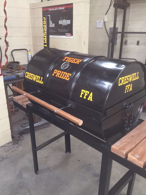 55 Gallon Barrel smoker that my students made for our Ag program! Ag Shop Projects, Mechanic Projects, Agriculture Education Classroom, Agriculture Classroom, Ag Mechanics, Ag Projects, Agricultural Education, Ag Science, Teach Ag