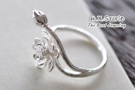 Hand Made 3D Silver Lotus Ring, Water Lily Flower Bud and Seedpot Ring, Wholesale Available Water Lily Flower, Lotus Ring, Lotus Jewelry, Metal Clay Jewelry, Lotus Blossom, Gold Rings Fashion, Silver Jewelry Design, Gold Earrings Designs, Flower Bud