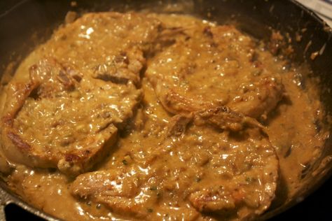 Big Mama’s Smothered Pork Chops and Mashed Cauliflower – greedymonster Smothered Pork Chops Crock Pot, Maple Glazed Pork Chops, Southern Fried Pork Chops, Smothered Pork Chops Recipe, Pork Chops And Gravy, Smothered Pork, Patti Labelle, Easy Pork Chop Recipes, Crockpot Pork Chops