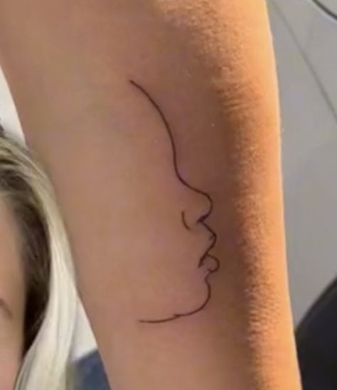 Fine Line Silhouette Tattoo, Face Silhouette Tattoo, Face Fine Line Tattoo, Baby Outline Tattoo, Baby Face Tattoo, Face Outline Tattoo, Silhouette Tattoos Baby, Side Profile Tattoo, Baby Side Profile Tattoo