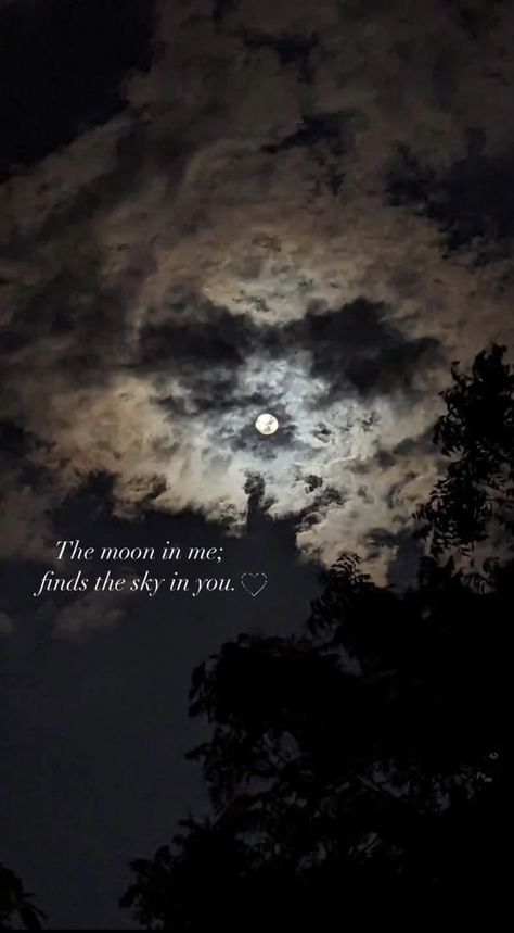 Moon Story Ideas, Selenophile Aesthetic Wallpaper, Moon Lovers Quotes, Moon Story, Moon And Star Quotes, Nature Photography Quotes, Sunset Quotes Instagram, Aesthetic Captions, Snap Streak Ideas Easy