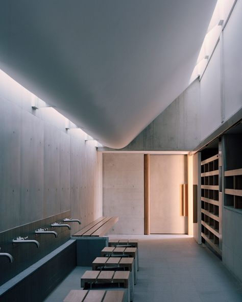 Candalepas Associates completes concrete Punchbowl Mosque in Sydney Contemporary Mosque, Mario Botta, Timber Battens, Mosque Design, Contemporary Building, Mosque Architecture, Small Courtyards, Architectural Photographers, Australian Architecture