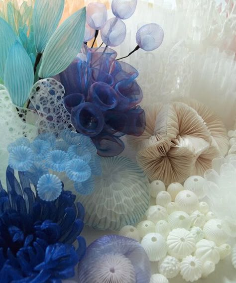 Underwater Flowers, Creature Marine, Sculpture Textile, Sea Urchins, Posca Art, Textile Sculpture, Colossal Art, Mermaid Core, Mermaid Aesthetic