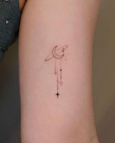 Discover 100+ minimalist tattoo ideas with meaning. Explore tattoo designs from minimalist animal tattoos, to geometric shapes, text-based ink, and more. Explore the art of minimalism today. Small Baddie Tattoos, Minimalist Tattoo Ideas With Meaning, Miniature Tattoos, Tattoo Ideas With Meaning, Tato Minimal, Minimalist Tattoo Ideas, Tato Jari, Tato Henna, Small Pretty Tattoos