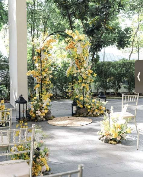 Sage And Yellow Wedding, Yellow Wedding Arch, Pale Yellow Weddings, Light Yellow Weddings, Yellow Floral Wedding, Mustard Yellow Wedding, Yellow Wedding Decorations, Yellow Wedding Colors, White Wedding Arch