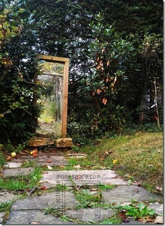 miroir trompe l'oeil jardin Permaculture, Garden Arch, Arch, Outdoor Structures, Patio, Patios