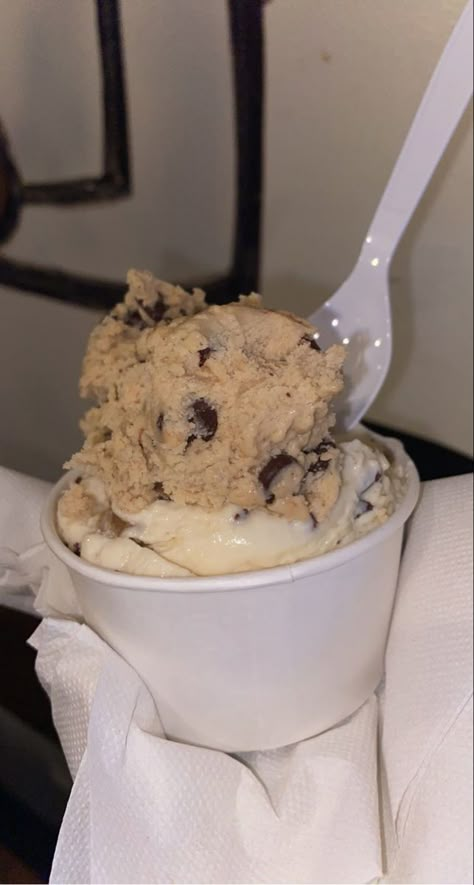 Cookie Dough Ice Cream Aesthetic, Ice Cream Cookie Dough, Cookie Dough Desserts, Creamy Ice Cream, Cookie Dough Ice Cream, Junk Food Snacks, Pretty Dessert, Food Babe, Food Therapy