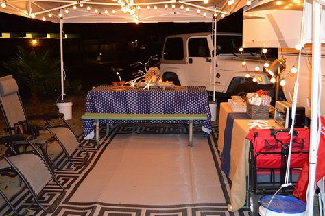 Wicked 23 Best And Wonderful RV Patio Decorations On a Budget https://freshouz.com/23-best-and-wonderful-rv-patio-decorations-on-a-budget/ #home #decor #Farmhouse #Rustic Camping Hacks With Kids, Camping Ideas For Couples, Set Up Ideas, Zelt Camping, Camping Bedarf, Camping Desserts, Camping Snacks, Camper Organization, Camping Set Up