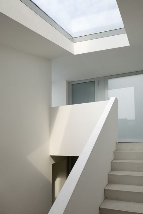 Wiel Arets completes a glazed house for a vintage car collector Skylight Design, Medieval Tapestry, Lan Can, Minimalism Interior, House Stairs, Roof Light, House Extensions, Staircase Design, Stairs Design