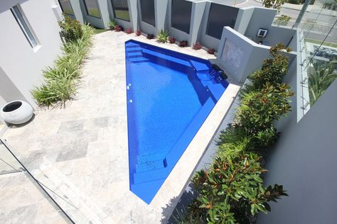 Bermuda Fibreglass Swimming Pool | Sapphire Pools Mid Century Modern Backyard, Homemade Pools, Swimming Pool Images, Small Inground Pool, Pools Backyard Inground, Fiberglass Swimming Pools, Small Swimming Pools, Tank Pool, Mini Pool