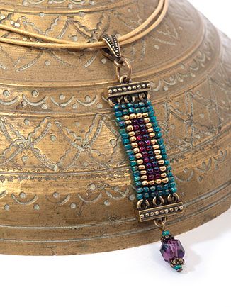 Bead Loom Pendant, Bead Weaving Necklace, Large Bead Necklace Ideas, Seed Bead Necklace Tutorials, Diy Beaded Pendant, Handmade Jewellery Ideas, Seed Bead Pendant, Navajo Textiles, Seed Bead Tutorials