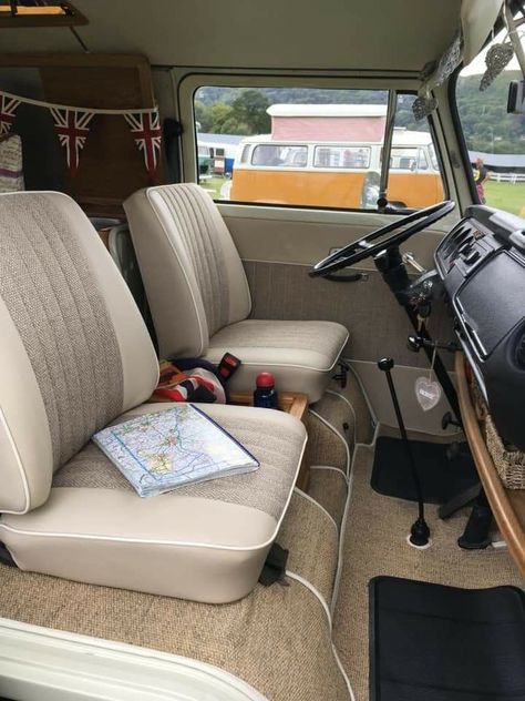 Campervan Interior Volkswagen, Diy Vw Bus, Combi Vw T2, Volkswagen Bus Interior, Kombi Interior, Vintage Volkswagen Bus, Kombi Camper, Vw Bus Interior, Kombi Pick Up