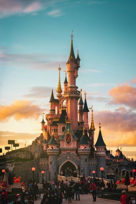 4 Days In Paris, Dunia Disney, Disneyland World, Disney Paris, Images Disney, Paris Travel Guide, Paris Vacation, Parc D'attraction, Seni Cat Air