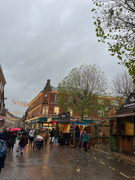 York At Christmas Uk, York Christmas Market, Uk In Winter, Winter Uk, York Uk Aesthetic, Uk Christmas Aesthetic, Uk Winter, British Winter, Uk Christmas