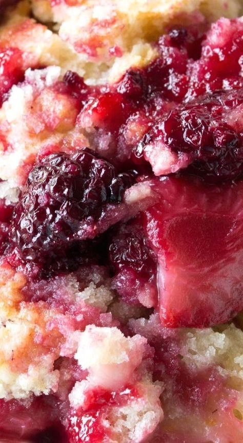 Berry Cobbler, Fruit Cobbler, Dessert Simple, Brownie Desserts, Cobbler Recipes, Pie Dessert, Food Cakes, Bread Pudding, Eat Dessert