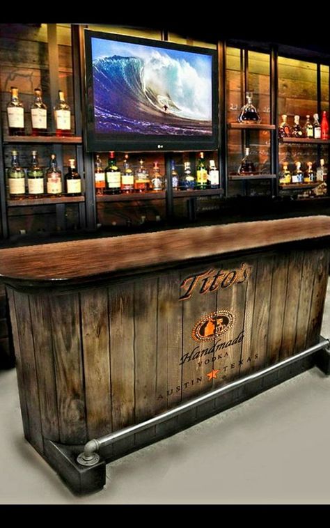 Rustic Basement Bar, Building A Home Bar, Diy Garage Organization, Diy Garage Work Bench, Diy Garage Bar, Bar Deco, Diy Garage Storage Cabinets, Bar Shed, Rustic Basement