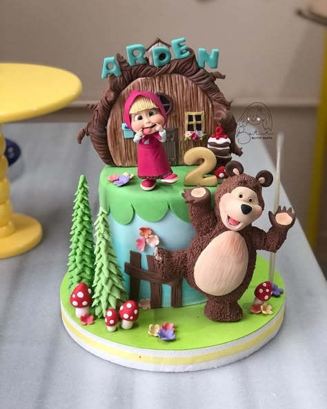 Cake With Masha And The Bear, Marsha And Bear Cake, Masha And The Bear Birthday Party, Birthday Cake Masha And The Bear, Masha E Orso Cake, Masha Cake Birthday, Masa And Bear Cake, Masha And The Bear Cake Birthday, Marsha And The Bear Cake