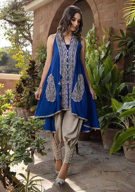 Cotton Indowestern Dresses, Coordsets For Women, Indian Designer Suits, Desi Fashion Casual, Boutique Dress Designs, Party Wear Indian Dresses, Stylish Party Dresses, Simple Pakistani Dresses, Dress Indian Style