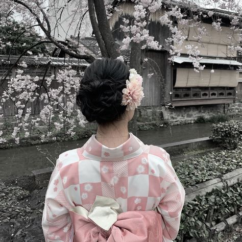 Pink Japanese Aesthetic, Aesthetic Kimono, Japan Core, Faceless Aesthetic, Japanese Couple, Asian Style Dress, Japanese Festival, Pink Kimono, Soft Pink Theme