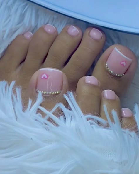 Soft Pink Toe Nails, Black Toe Nails, Pedicure Designs Toenails, Pedicure Nail Designs, Gel Toe Nails, Acrylic Toe Nails, Acrylic Toes, Pretty Toe Nails, Romantic Nails