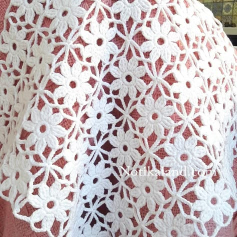 Notikaland - CROCHET Flower Pattern Free Free Crochet Patterns Tablecloth, Lace Crochet Tablecloth, Crochet Floral Lace Pattern, Crochet Tablecloth Pattern Square, Crochet Flower Lace, Crochet Flower Pattern, شال كروشيه, Crochet Table Runner Pattern, Crochet Flowers Free Pattern