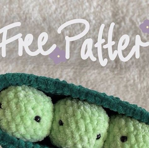 Crochet Peas In A Pod Pattern Free, Green Yarn Crochet Ideas, Crochet Peas In A Pod, Peas In A Pod Crochet, Green Crochet Pattern, Crochet Cucumber, What To Crochet, Free Crochet Patterns Amigurumi, Chunky Yarn Crochet