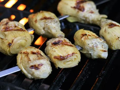 Grilled Artichoke Hearts Recipe Grill Artichoke, Artichoke Hearts Recipe, Artichoke Heart Recipes, Grilled Appetizers, Last Minute Appetizer, Grilled Artichoke, Heart Recipes, Protein Nutrition, Artichoke Recipes