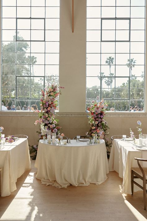 Half Round Sweetheart Table Wedding, Minimalist Sweetheart Table Wedding, Garden Sweetheart Table, Sweetheart Table Flowers Wedding, Modern Sweetheart Table, Simple Sweetheart Table, Sweetheart Table Candles, Sweetheart Table Florals, Wedding Sweetheart Table Ideas