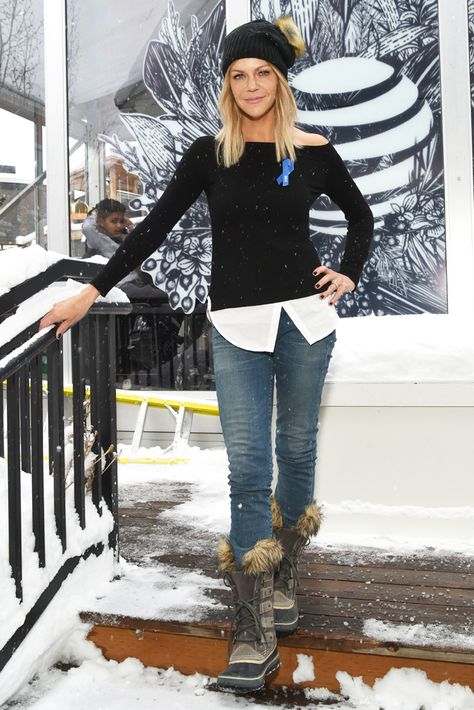 Kaitlin Olson Sorel Sundance Sorel Joan Of Arctic Boots Outfit, Joan Of Arctic Boots Outfit, Sorel Winter Boots Outfit, Sorel Out And About Boot Outfit, Sorel Boots Outfit, Hilary Swank, Debra Messing, Sorel Boots Womens, Winter Boots Outfits