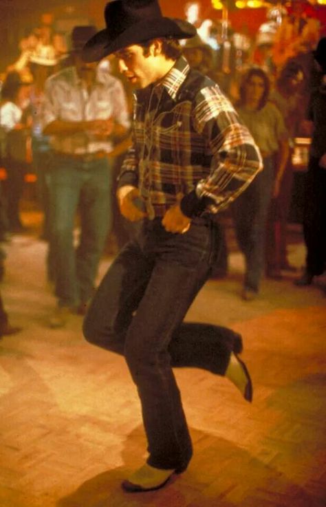 "Know how tuh two step? " Johnny Travolta, Urban Cowboy Movie, Cowboy Films, An Officer And A Gentleman, Look 80s, Kelly Preston, Barn Dance, Urban Cowboy, 80s Vibes