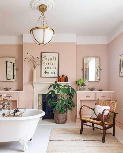 The 59th Street Bridge Cosy Bathroom, Pastel Paint Colors, Open Plan Apartment, Pink Paint Colors, Bespoke Bathroom, London Interior, Pintura Exterior, Pastel Walls, London House