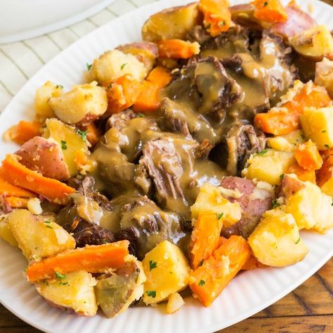 Instant Pot Old-Fashioned Pot Roast with Gravy & Vegetables is the best pot roast I've ever made. This easy, one-pot dinner is a family favorite! Pot Roast With Gravy, Roast With Gravy, Instant Pot Dinner, Instant Pot Pot Roast, Bread Booze Bacon, Best Pot Roast, Pressure Cooking Today, Viral Recipes, Recipes Instant Pot