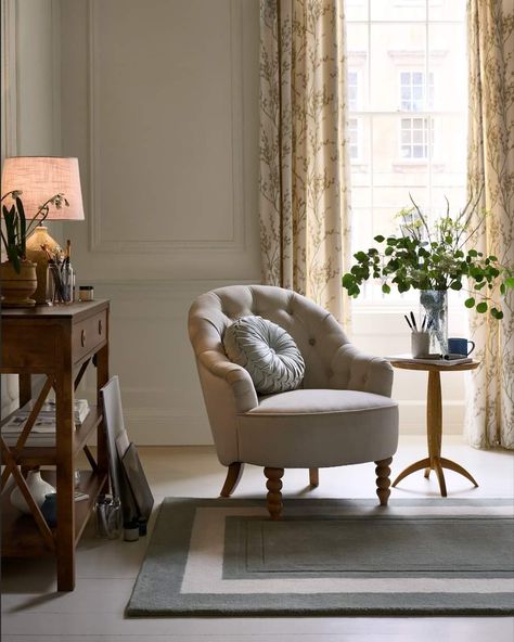 Small Arm Chair Bedrooms, 2 Armchairs And Table, Small Arm Chairs Living Rooms, Accent Chairs For Living Room Ideas, Living Room Chairs Ideas, Small Arm Chair, Green Wishlist, Country Living Room Furniture, Victorian Armchair