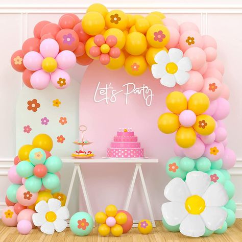 Groovy One Balloons, Birthday Girl Decorations Ideas, Birthday Decorations For Baby Girl, Flowers Birthday Theme, Flower Theme Decoration, Flower Birthday Party Ideas, Flower Birthday Decorations, Flower Theme Birthday Party, Daisy Balloon Arch