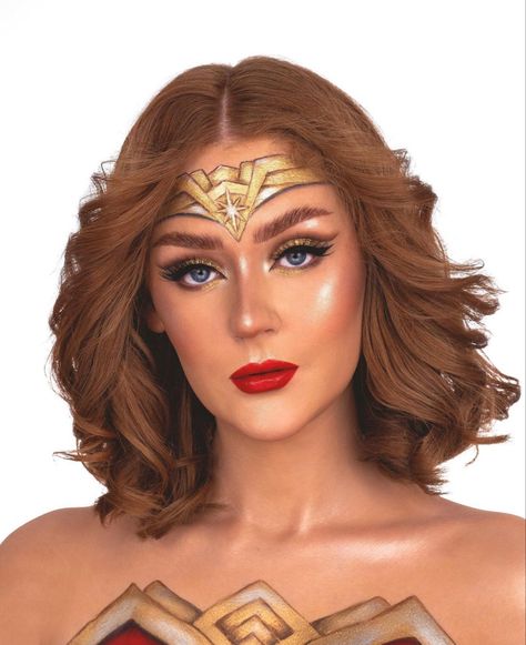 Super Girl Makeup Halloween, Wonder Woman Makeup Halloween, Wonder Women Makeup, Super Hero Makeup, Superman Makeup, Wonder Woman Makeup, Woman Costume, Wonder Woman Costume, College Halloween