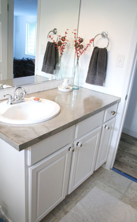 DIY concrete countertops Cement Countertops Bathroom, Diy Cement Countertops, Diy Concrete Countertops Bathroom, Concrete Bathroom Countertops, Bathroom Countertops Diy, Countertop Redo, Cement Countertops, Concrete Counters, Bathroom Diy Ideas