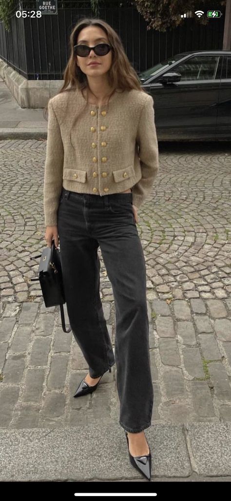 Textured Jacket Outfit, Tweed Boucle Jacket Outfit, Modest Tweed Outfit, Tweet Jacket Outfit Women, Tweet Coat Outfit, Tweed Jacket Outfit Women Classic Style, White Chanel Jacket Outfits, Beige Tweed Blazer Outfit, Beige Tweed Jacket Outfit