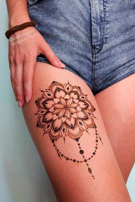 #tattoo #tattoosideas #tattooart #tätowierung #tätowierungskunst #tättoidee #tatouage #tatuaje #tatuaggio Thigh Henna, Henne Tattoo, Jagua Henna, Leg Henna, Cute Henna, Tato Henna, Kunst Tattoos, Henna Tattoo Hand, Simple Henna Tattoo